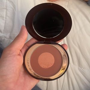 Pillow talk cheek to chic Intense